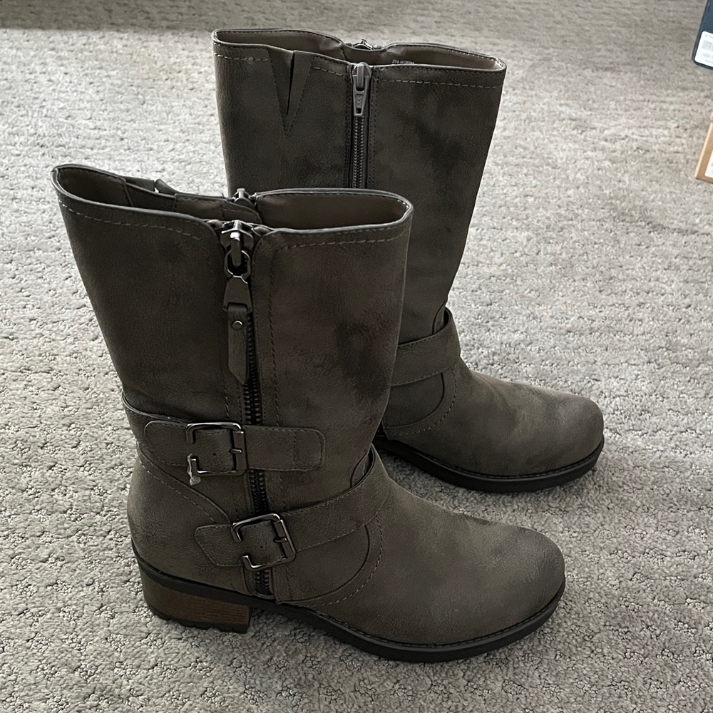 White Mountain Zip Up Birch Suede Boots